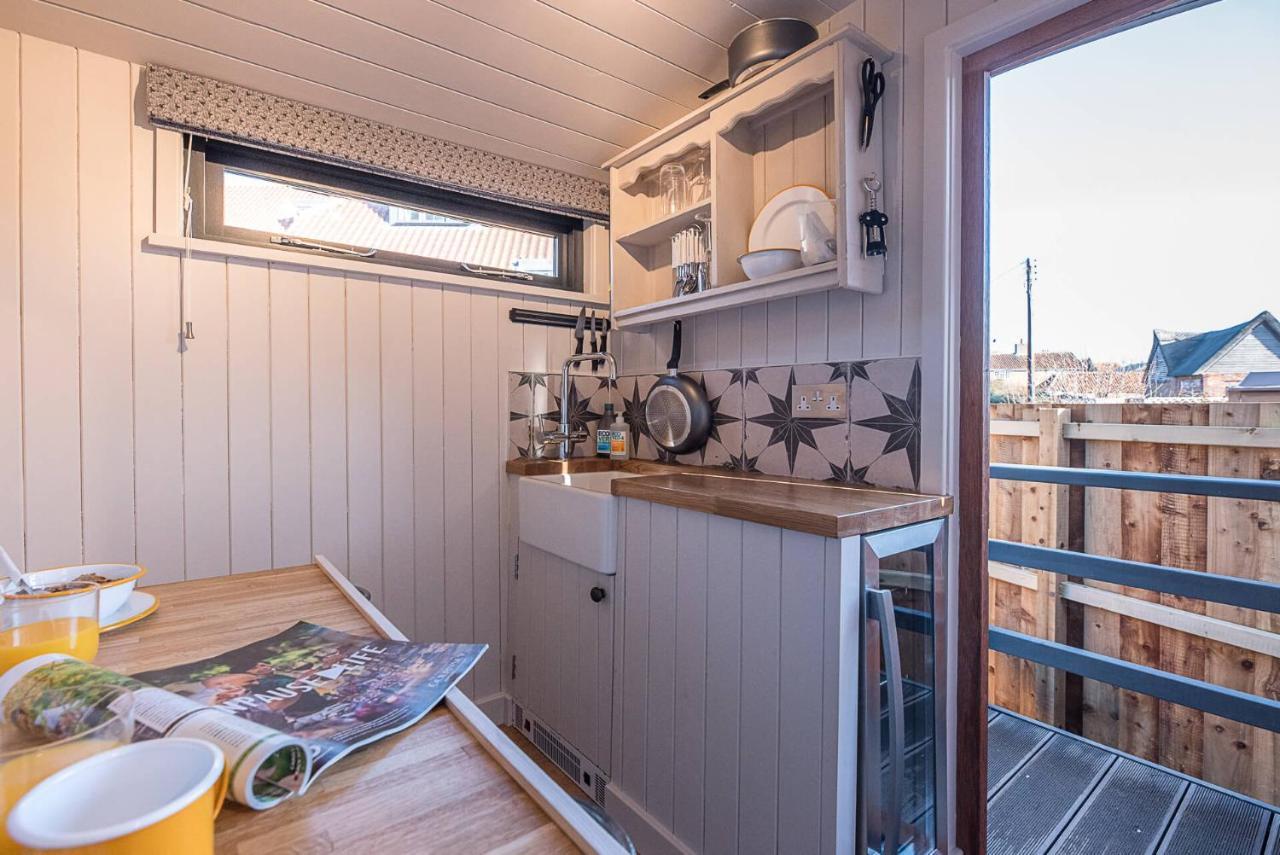 Bo Peep Shepherds Hut, Thorpeness Леистон Экстерьер фото